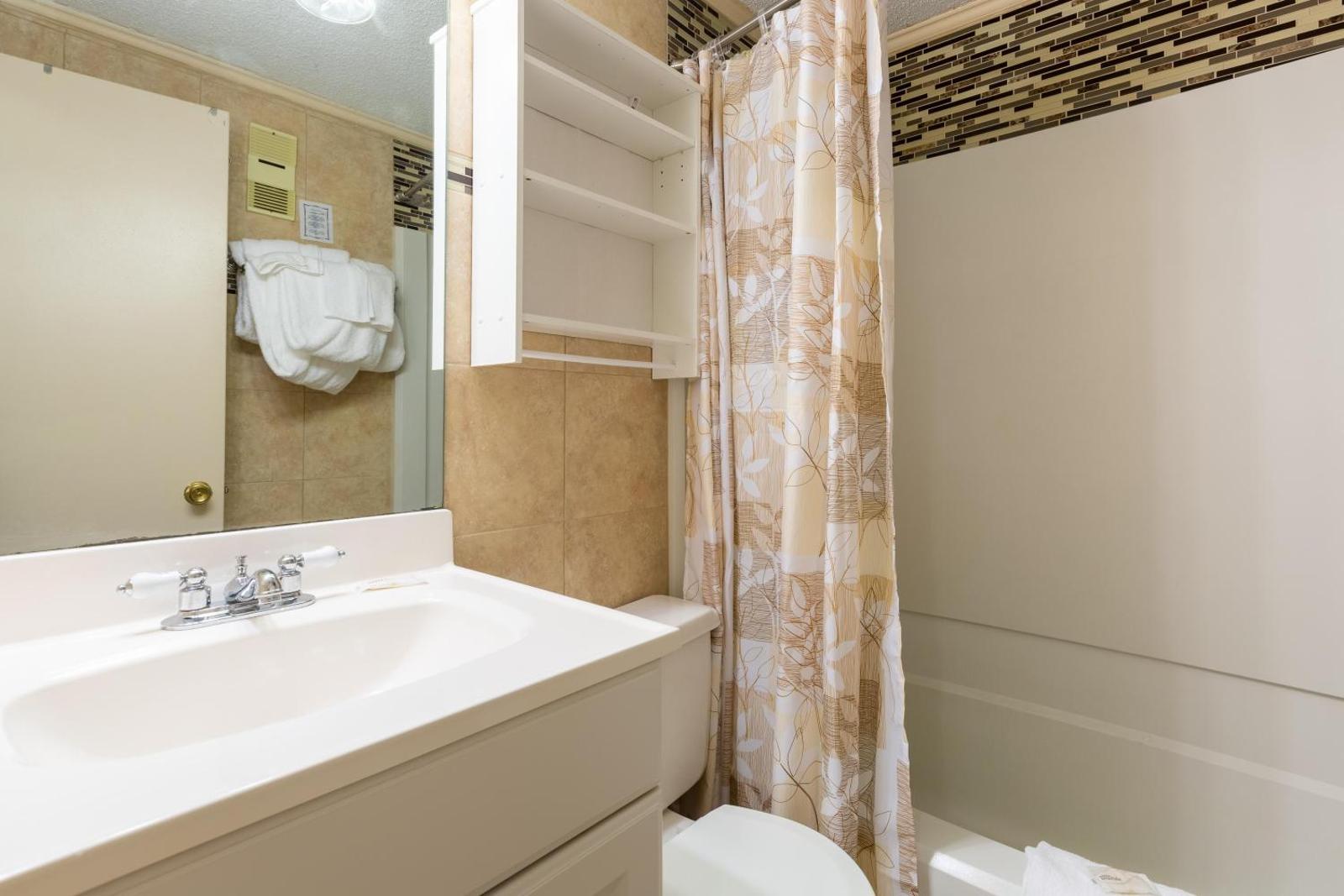 1 Bedroom Condo unit 117 Main image 2